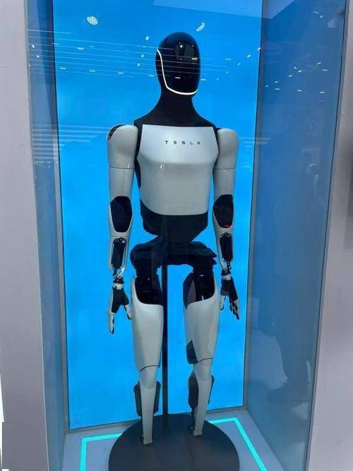 2026 AI技术引领家电与消费电子产业跃迁，服务消费机器人制造迎来爆发